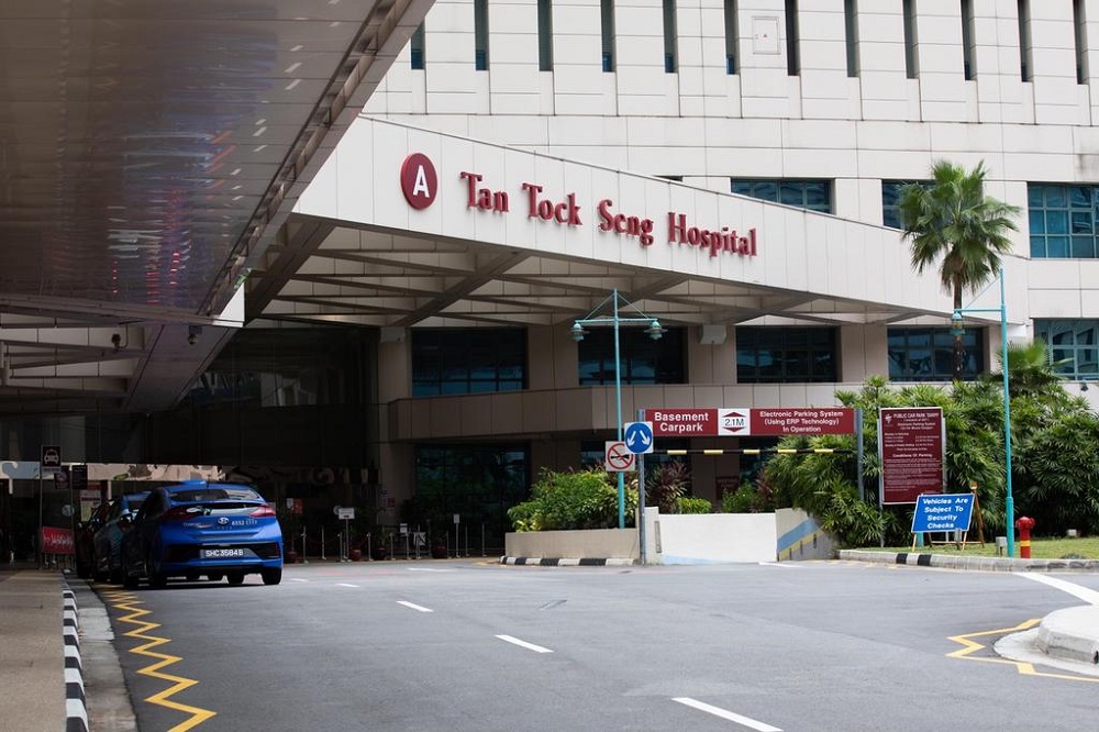 Tan Tock Seng Hospital said on April 29, 2021 that no visitors will be allowed into its wards until further notice. u00e2u20acu201d TODAY pic