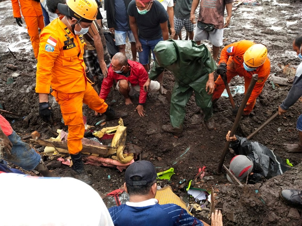 Indonesia rescue agency search for a body at an area affected by flash floods after heavy rains in East Flores, East Nusa Tenggara province April 5, 2021. u00e2u20acu201d Picture by Basarnas/Handout via Reuters