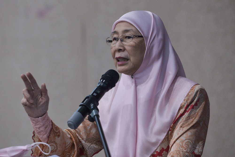 PKR former president Datuk Seri Wan Azizah Wan Ismail speaks during the PKR Annual General Meeting at Lembah Pantai April 4, 2021. — Picture by Miera Zulyana
