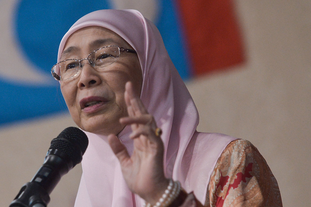 PKR former president Datuk Seri Wan Azizah Wan Ismail speaks during the PKR Annual General Meeting at Lembah Pantai April 4, 2021. u00e2u20acu201d Picture by Miera Zulyana