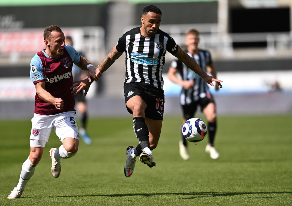 Newcastle United's Callum Wilson in action with West Ham United's Vladimir Coufal during Newcastle United v West Ham United match at St James' Park, Newcastle, Britain  April 17, 2021 u00e2u20acu201d Reuters pool pic