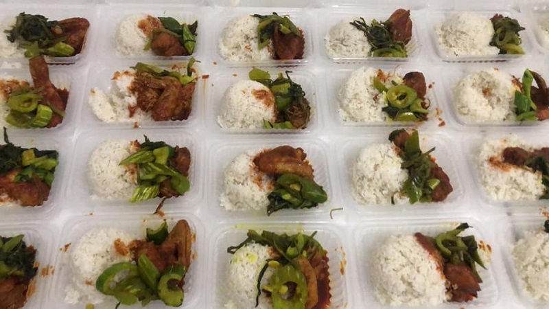 Pertiwi Soup Kitchen hands out 1,000 packs of food daily to feed hungry people in the city. — Picture via Facebook/PERTIWIsoupkitchen