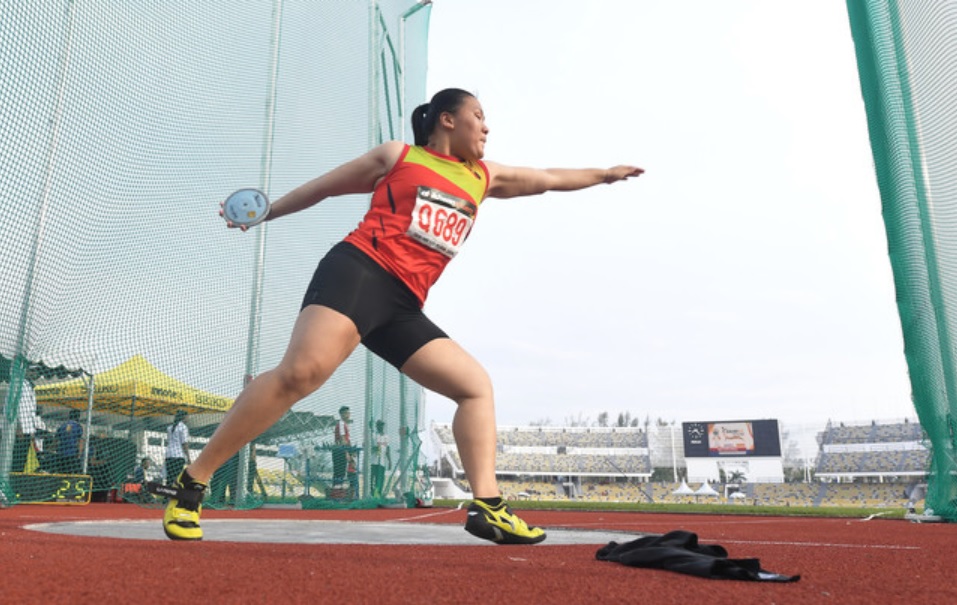 The Sarikei-born set the new milestone in the event after emerging as the first Malaysian woman to surpass the 50-metre mark, hurling the disc for 50.67m at the Malaysian Track and Field Trials at the Bukit Jalil MSN Stadium, yesterday. u00e2u20acu201d Bernama pic 