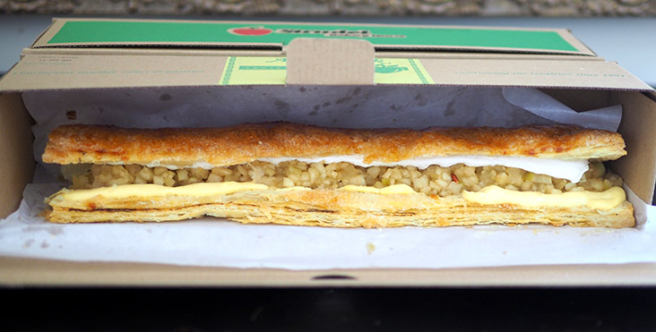 For Fruity Bakery & Cafe, their top layer just tops the filling of apples, whipped cream and custard.