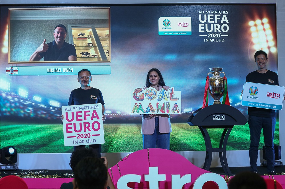 (From right) Astro Head of Sports Lee Choong Khay, Astro Commercial Director Azlin Arshad and Astro Director, NJOI and OTT Mazhairul Jamaluddin pose for a picture during the launch of the Astro Kick-Off Campaign for Uefa Euro 2020 at Sunway Pyramid April 