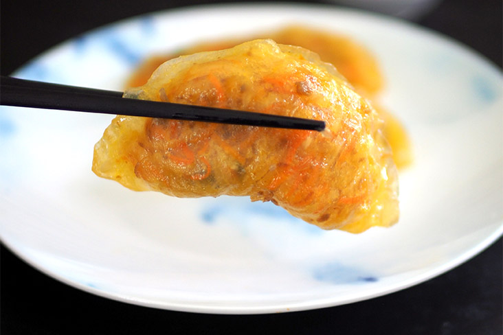 The 'chai kuih' skin is made with sweet potato starch that doesn't break and manages to keep the abundant filling well