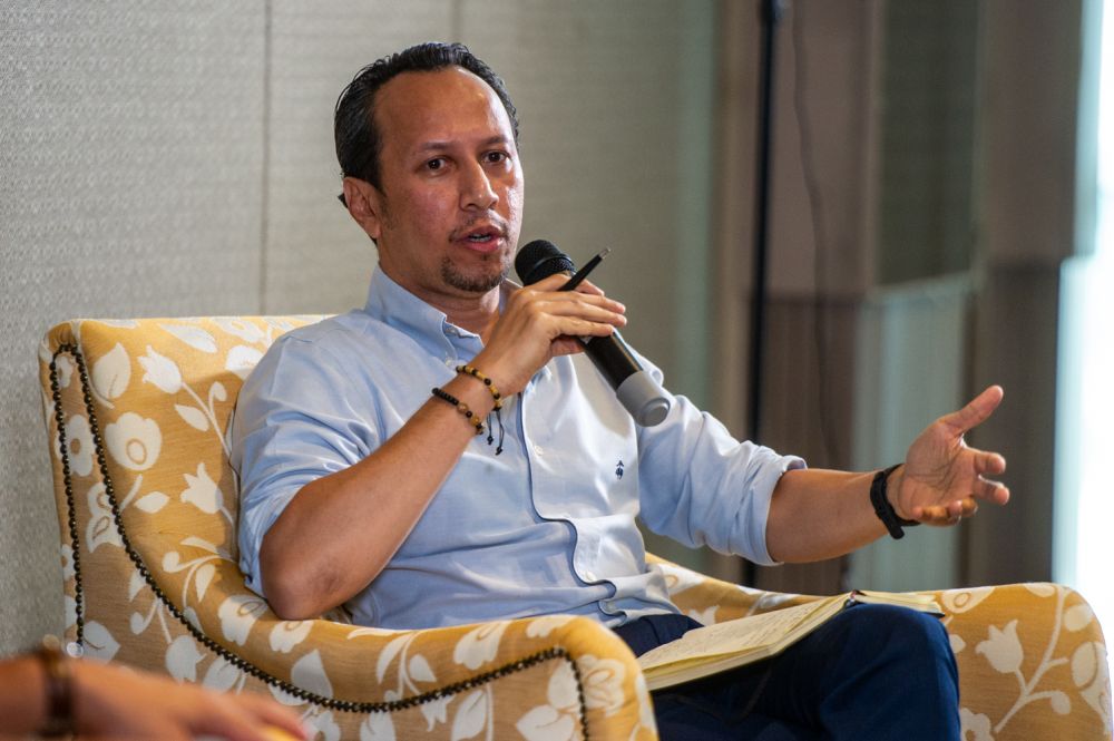 Muhammed Abdul argued that the government has been limited in its outreach since declaring the Emergency. — Picture by Shafwan Zaidon