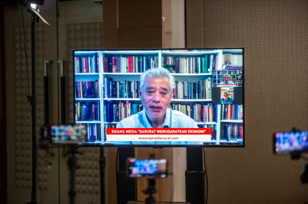 Professor Jomo Kwame Sundaram addresses reporters during a virtual press conference at Tamu Hotel, Kuala Lumpur April 19, 2021. u00e2u20acu201d Picture by Shafwan Zaidon