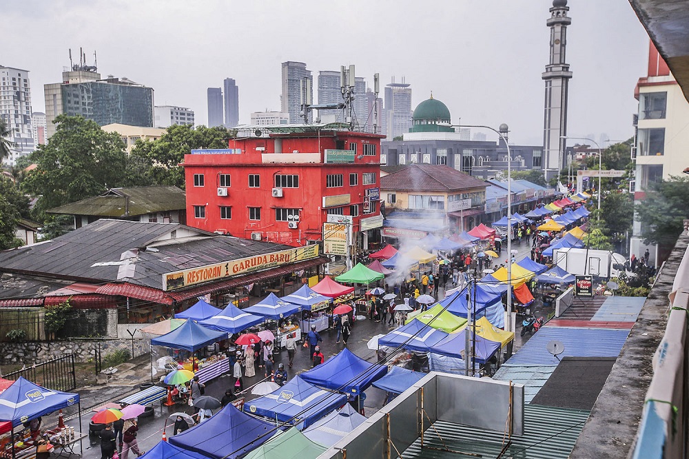 The Kampung Baru Ramadan bazaar is amongst Malaysia's oldest Ramadan bazaars having been around for over 60 years. u00e2u20acu2022 Picture by Hari Anggara 