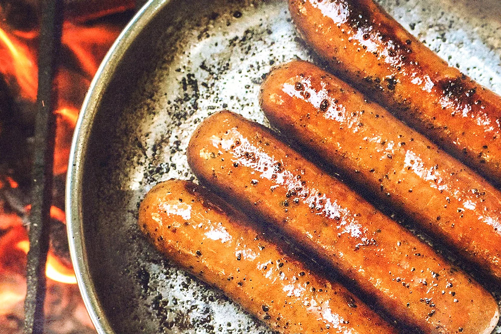 The fresh chorizo gets its aroma from white wine and a bit of heat from paprika and chilli. 