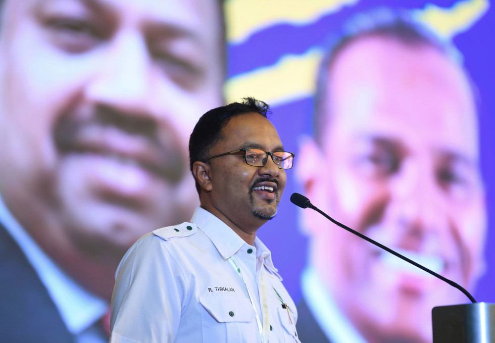 MIC Youth chief Thinalan Rajagopalu speaks at the MIC Youth general assembly in Klang, April 2, 2021. u00e2u20acu201d Bernama pic 