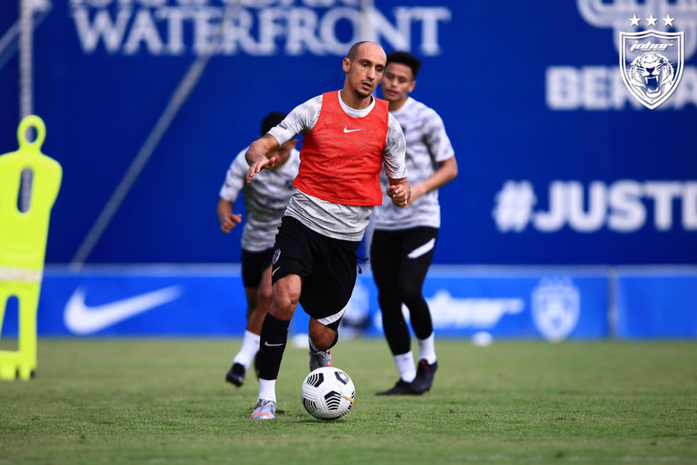 Ignacio Insa, who is better known as Natxo Insa, had shoved Noor Azriel immediately after the 2-2 draw against Perak on March 21. u00e2u20acu201d Picture from Facebook/Johor Southern Tigersnn