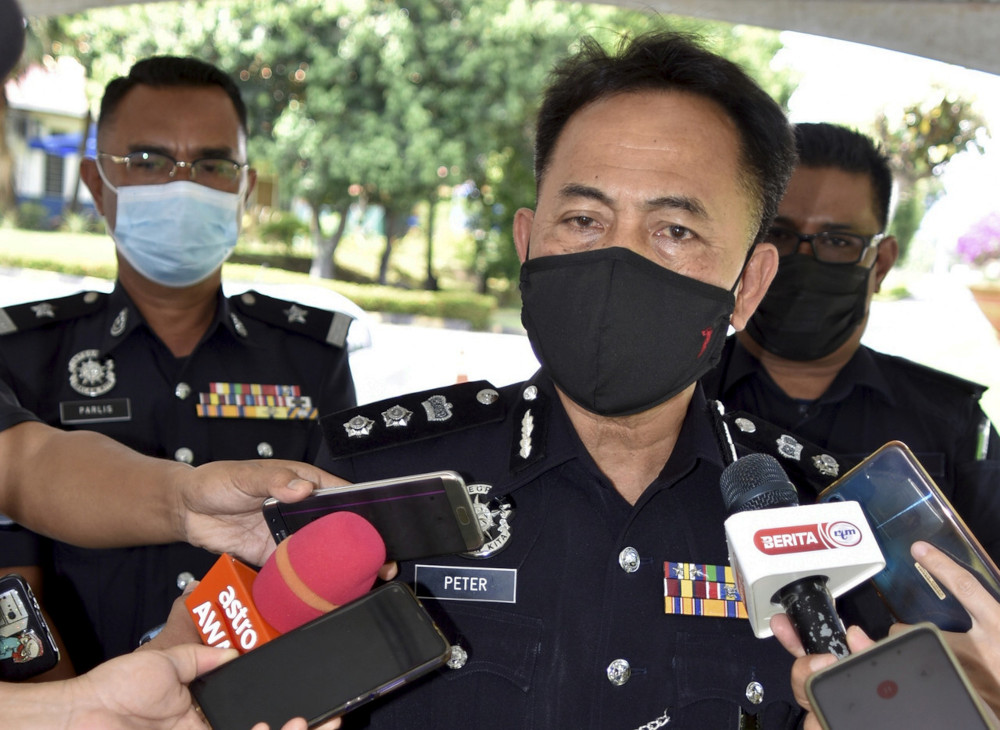 Tawau District Police chief ACP Peter Umbuas said they would get a list of all the residents registered as staying in the 13 localities for that purpose. u00e2u20acu201d Bernama pic