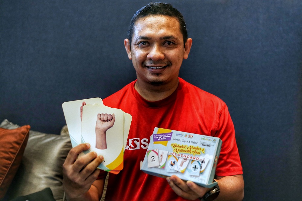 Siasitok founder Awang Shahrizan Awang Abu Bakar aims to help the deaf community in Malaysia through Siasitok. u00e2u20acu2022 Picture by Ahmad Zamzahuri