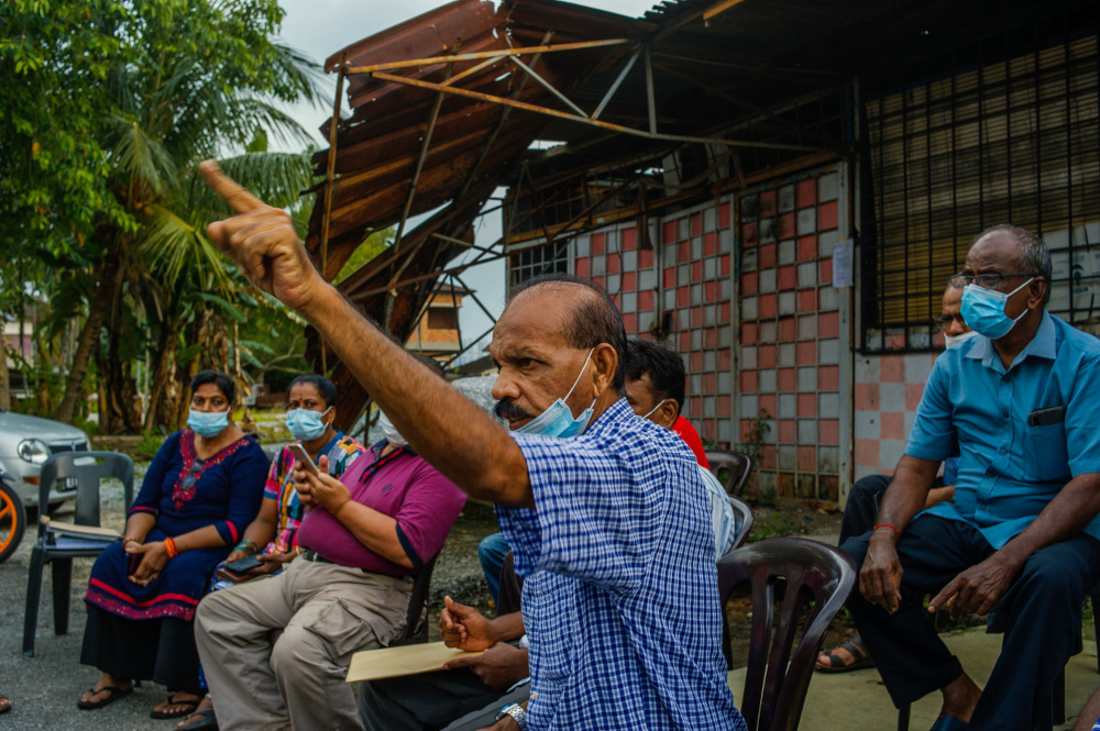 One restaurant owner, Abu Bakar Mohamad, 59, said the MPKj and the Hulu Langat District Land Office told them to put their requests to reopen their stalls and shops in writing. — Picture by Shafwan Zaidon
