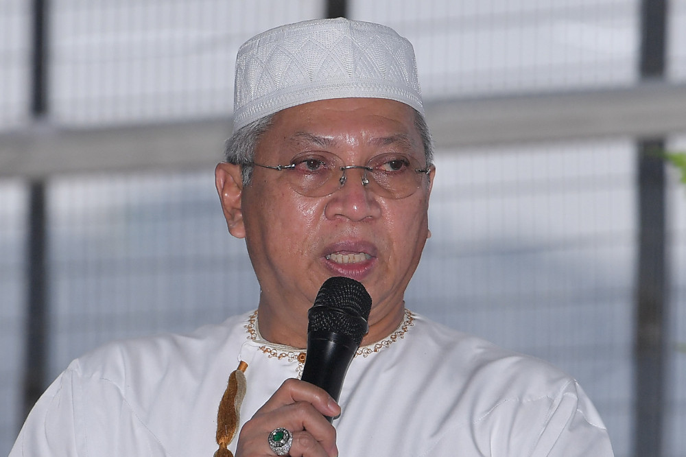 Federal Territories Minister Tan Sri Annuar Musa speaking during a visit to the Maahad Tahfiz Integrasi Madinatul Huffaz in Kuala Lumpur, April 29, 2021. u00e2u20acu201d Bernama pic 