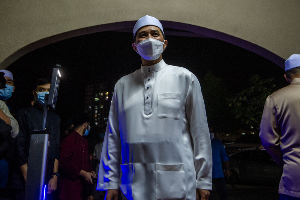 Gombak Member of Parliament Datuk Seri Mohamed Azmin Ali attending Isyak and Terawih prayers at Masjid Jamek Al-Amaniah, Batu Caves, April 19, 2021. u00e2u20acu201d Picture by Shafwan Zaidon