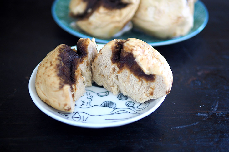 Just steam the 'pao' for 10 to 15 minutes to enjoy it, it's not too sweet and nice with the more rough texture of a handmade bun