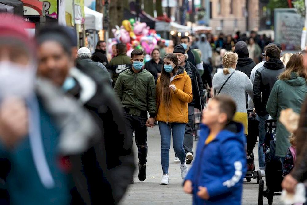 Pedestrians walk on the High Street, amid the spread of the coronavirus disease (Covid-19), in Croydon, south London, Britain, September 27, 2020. u00e2u20acu201d Reuters pic