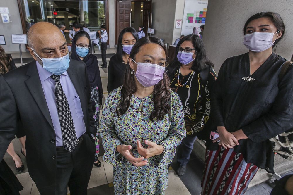 Segambut MP Hannah Yeoh speaks to reporters at the Kuala Lumpur High Court April 27, 2021. u00e2u20acu201d Picture by Hari Anggara