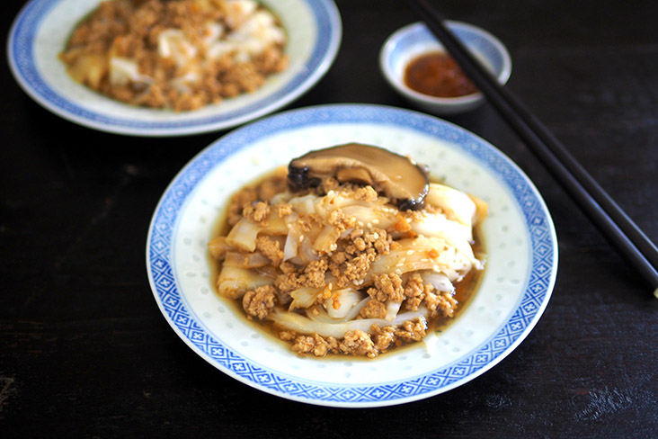The stall also offers 'chee cheong fun' where you get a choice of the plain one with sauce or this mushroom and minced pork version