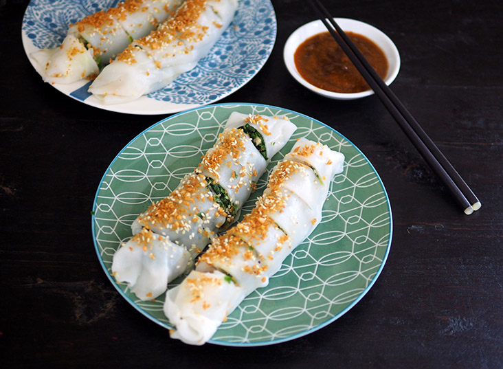 This stall makes 'choy ban cheong fun' using rice flour sheets to create the stuffed vegetable rolls