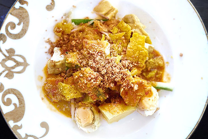 'Pasembur', a sweet and spicy Malaysian dish that is hard to find in Bangkok.