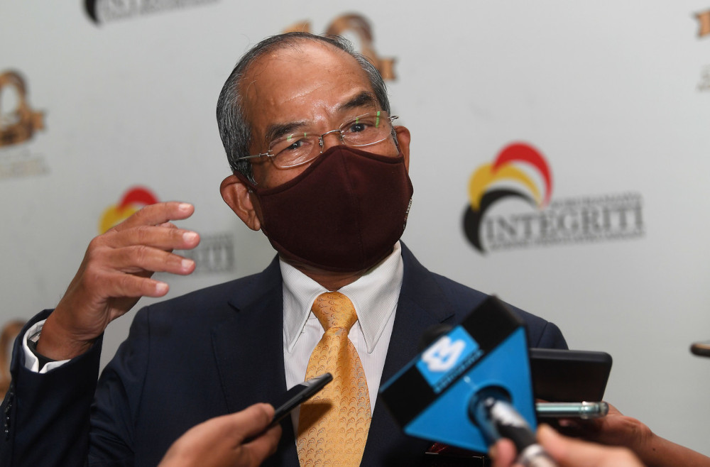 EAIC chairman Tan Sri Mohd Sidek Hassan speaks to the media after officiating the EAIC 10th anniversary and 2020 EAIC excellent service awards ceremony in Putrajaya, April 1, 2021. u00e2u20acu201d Bernama pic 