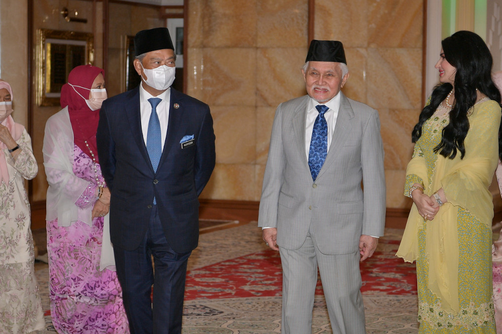 Prime Minister Tan Sri Muhyiddin Yassin paid a courtesy call on the Yang Dipertua Negeri Sarawak Tun Abdul Taib Mahmud and spouse Toh Puan Ragad Kurdi Taib at the official residence in Demak Jaya, Jalan Bako, Kuching, April 1, 2021. u00e2u20acu201d Bernama pic