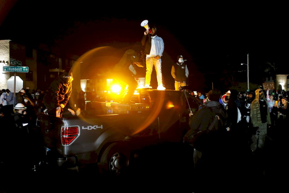 Protesters chant u00e2u20acu02dcNo justice, No peaceu00e2u20acu2122 in front of the Brooklyn Center Police Department, as protests continue after former police officer Kim Potter fatally shot Daunte Wright, in Brooklyn Center, Minnesota, US, April 16, 2021. u00e2u20acu201d Reuters pic