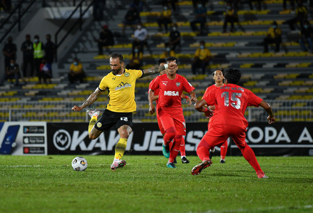 In the second half, Perak finally equalised when naturalised national player Guilherme De Paula converted a penalty in the 69th minute. u00e2u20acu201d Bernama pic