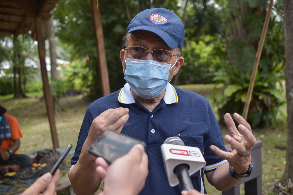 Tan Sri Rais Yatim at the Mah Meri Cultural Village in Carey Island April 1, 2021. u00e2u20acu201d Picture by Miera Zulyana