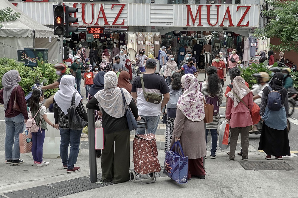 People are seen shopping for Hari Raya Aidilfitri in Kuala Lumpur April 29, 2021. u00e2u20acu2022 Picture by Miera Zulyana