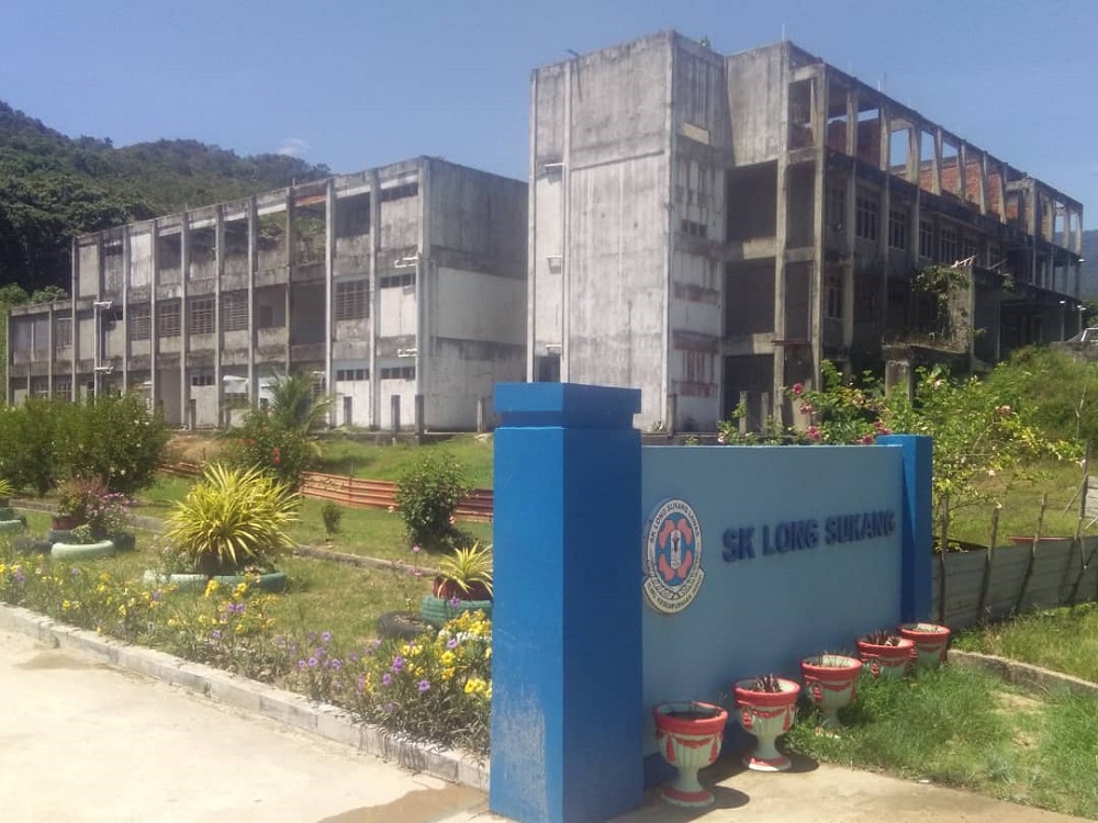 The uncompleted SK Long Sukang, 12 years after its construction started, April 23, 2021.  u00e2u20acu2022 Picture courtesy of Baru Bian