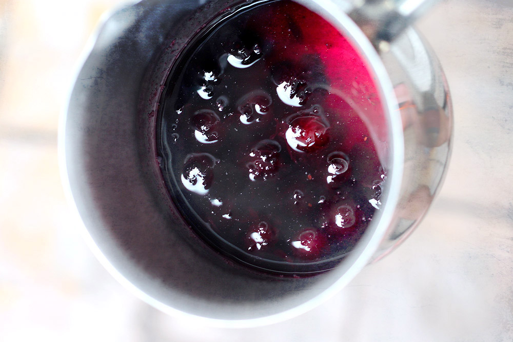 Add berries to your tea in the form of a homemade syrup.