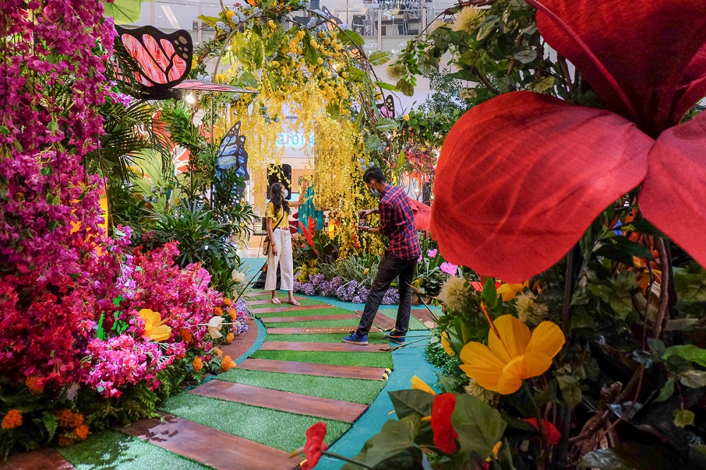 The mall has been transformed into an indoor garden for Hari Raya. — Picture by Yusof Mat Isa