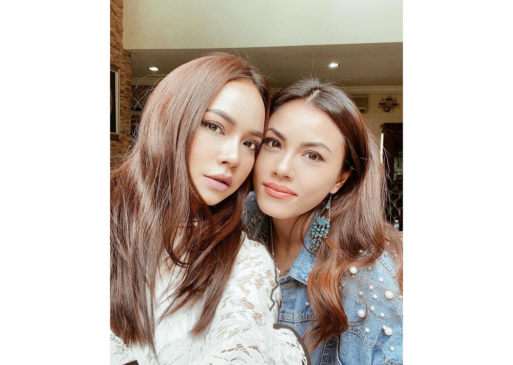 Nora (left) and Tiz pictured together in March while filming the TV series u00e2u20acu02dcCovid Oh Covidu00e2u20acu2122.  u00e2u20acu201d  Picture from Instagram/Nora Danish