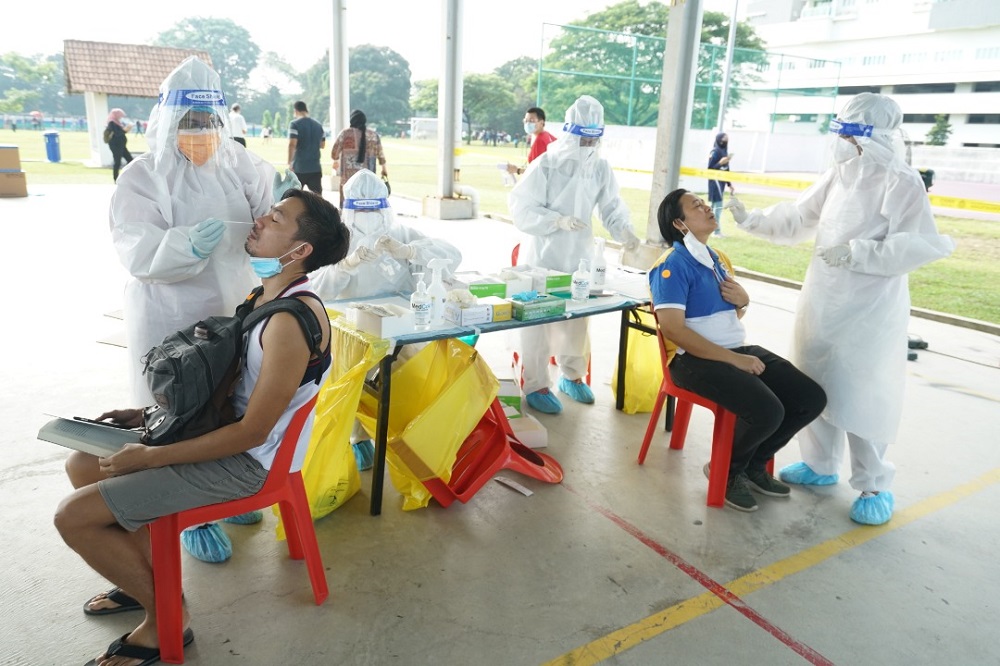 Residents of USJ1 in Subang Jaya undergo free Covid-19 mass screening as part of the Selangor government initiative.  u00e2u20acu201d  Picture courtesy of amirudinshari.com