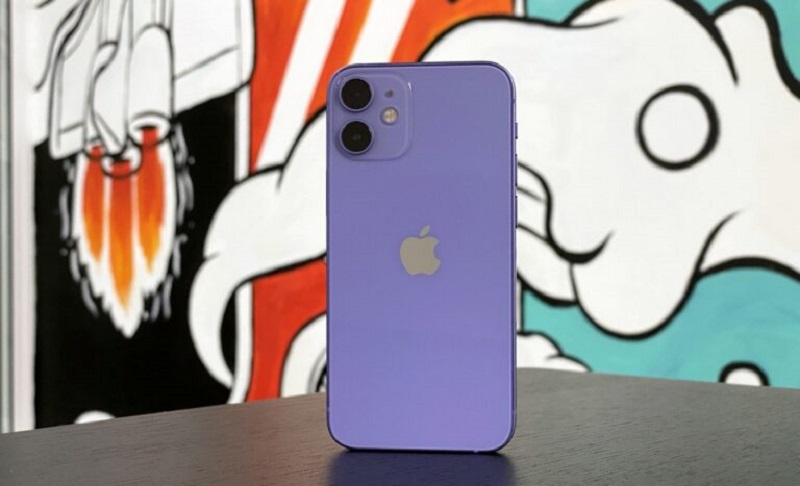 The purple devices are already available for order on Appleu00e2u20acu2122s online store and they will ship to you in one business day. u00e2u20acu201d SoyaCincau pic