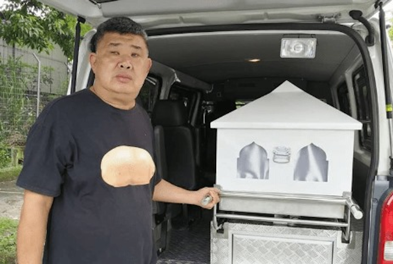 Social activist Kuan Chee Heng has been awarded the Commonwealth Points of Light Award for his philanthropy work. u00e2u20acu201d Photo via Facebook/ Kuan Chee Heng