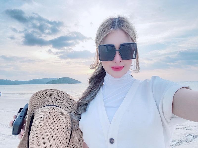 Datin Paduka Eina Azman, 26, received her Covid-19 vaccine before many of the countryu00e2u20acu2122s senior citizens. u00e2u20acu201d Picture via Instagram/eina_azman