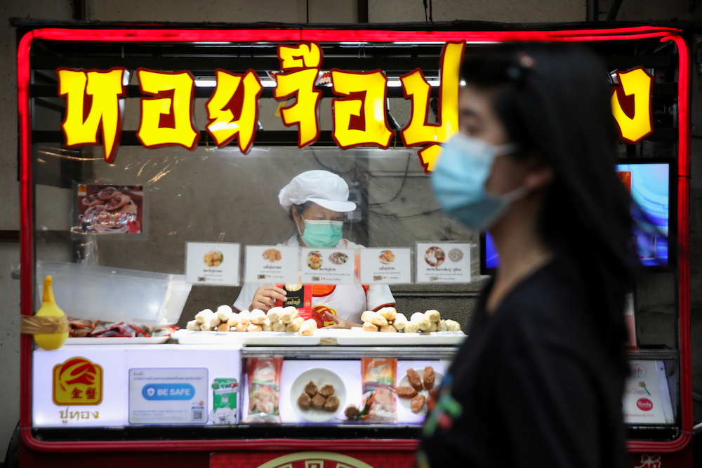People wear face masks amid the coronavirus disease outbreak, in Bangkok, Thailand, April 23, 2021. u00e2u20acu2022 Reuters picnnn