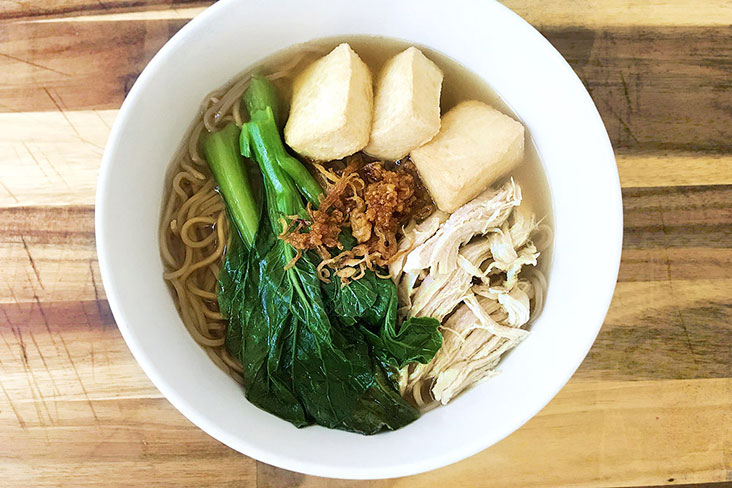 A more nutrient-dense bowl of yee mee, made with chicken bone broth.