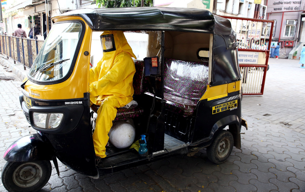 Dattatraya has been hailed a hero after ferrying 26 Covid-19 patients to health centres and back to their homes. u00e2u20acu201d Picture via Twitter/@thumbsupbharat