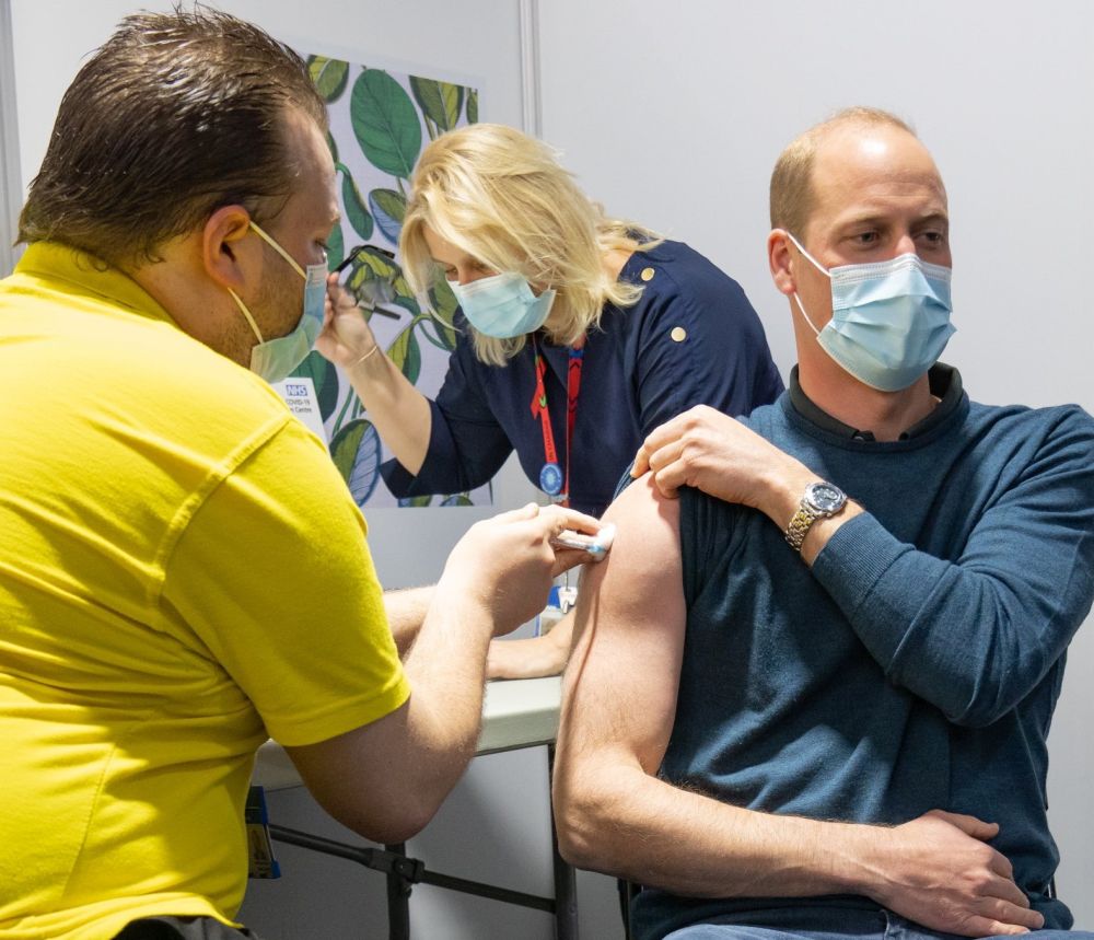 Prince William's bicep has excited fans of the royals. u00e2u20acu201d Picture via Twitter