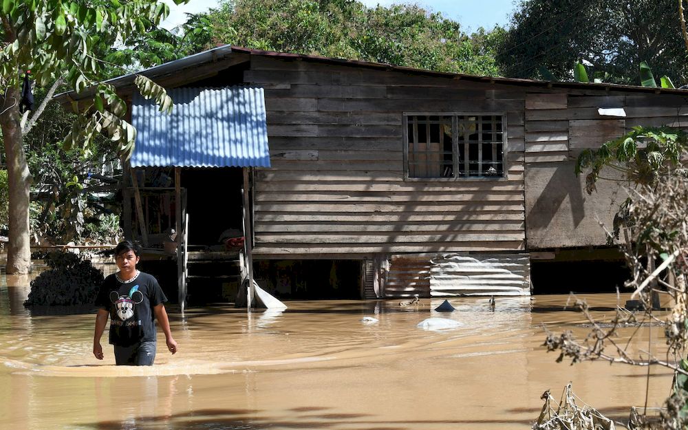 A house affected by floods in Kampung Lama Tenom during a survey, May 22, 2021. u00e2u20acu201d Bernama pic
