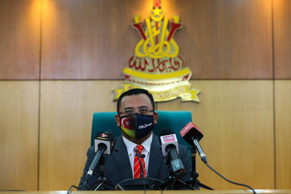 Selangor Mentri Besar Datuk Seri Amirudin Shari speaks during a press conference in Shah Alam May 19, 2021. u00e2u20acu201d Picture by Yusof Mat Isa 