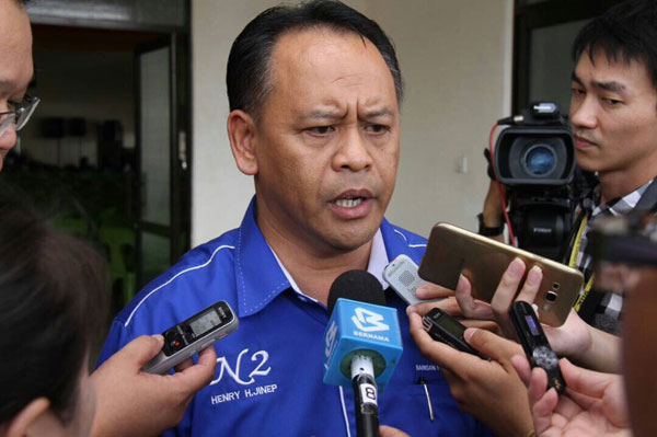 Tasik Biru assemblyman Datuk Henry Harry Jinep says there is no need to convene a State Legislative Assembly sitting just to deliberate on Sarawaku00e2u20acu2122s purchase of Covid-29 vaccines. u00e2u20acu2022 Borneo Post pic