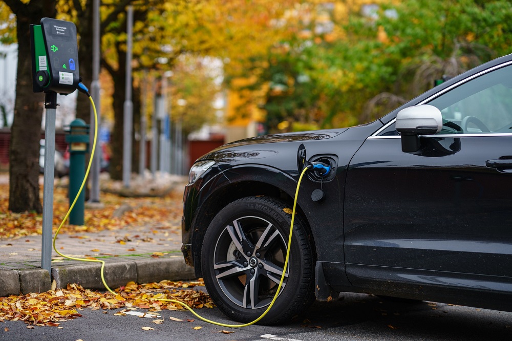 The price of electric vehicles, one of the main obstacles when it comes to consumers making the switch, should fall in the coming years. u00e2u20acu2022 iStock.com via ETX Studio