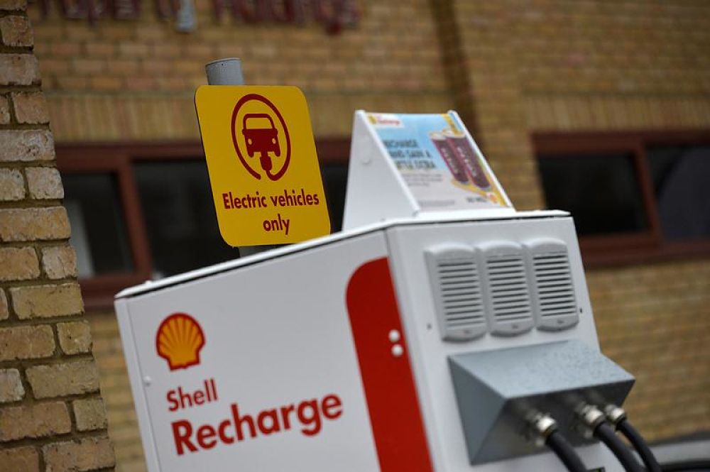 Electric car charging points are seen at the Holloway Road Shell station where Shell is launching its first fast electric vehicle charging station in London, October 18, 2017. u00e2u20acu201d Reuters pic